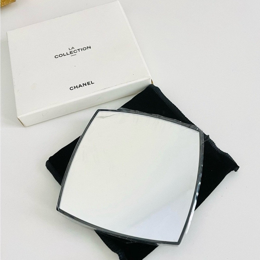 Chanel Beauty LA Collection Dual Sided Mirror - Picture 3 of 4